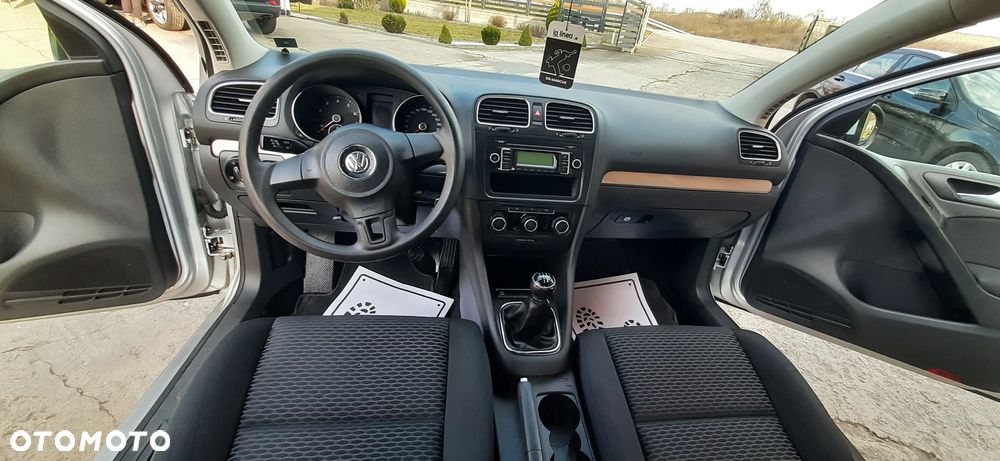 Volkswagen Golf - 32