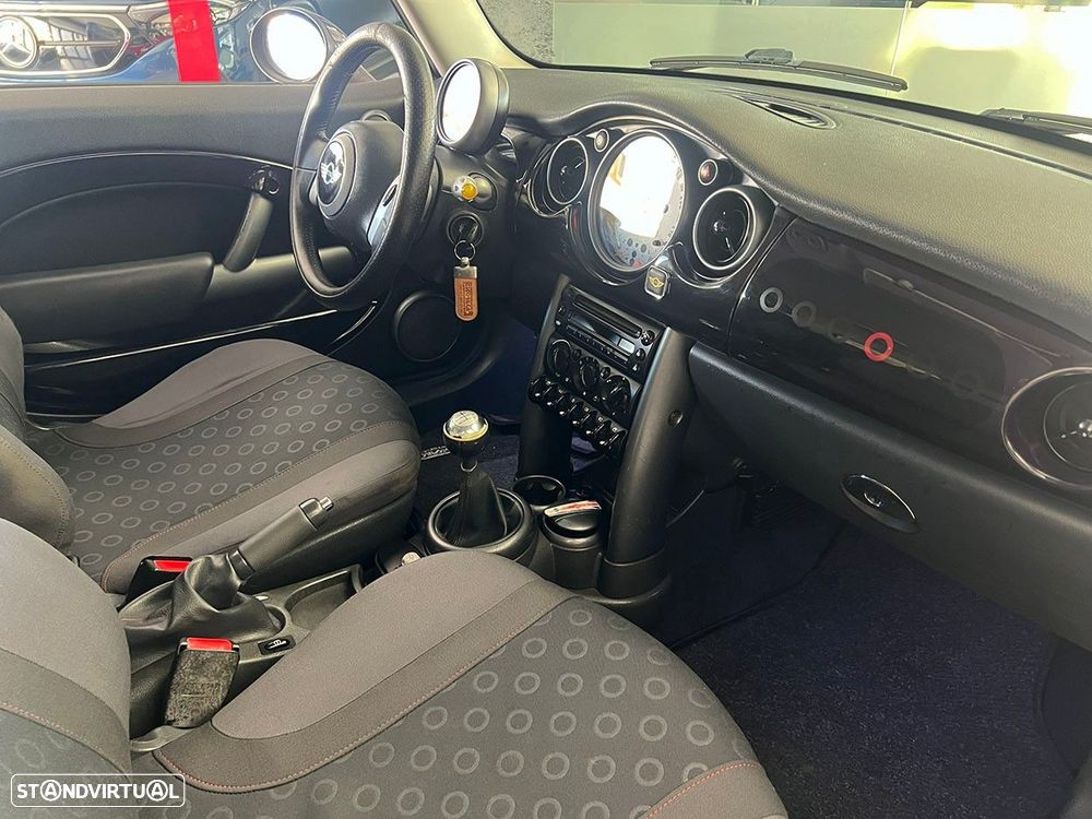 MINI 3 Portas One 1.4 D - 15