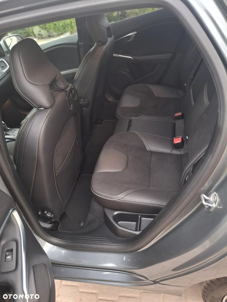 Volvo V40 D2 Drive-E R-Design Momentum - 10