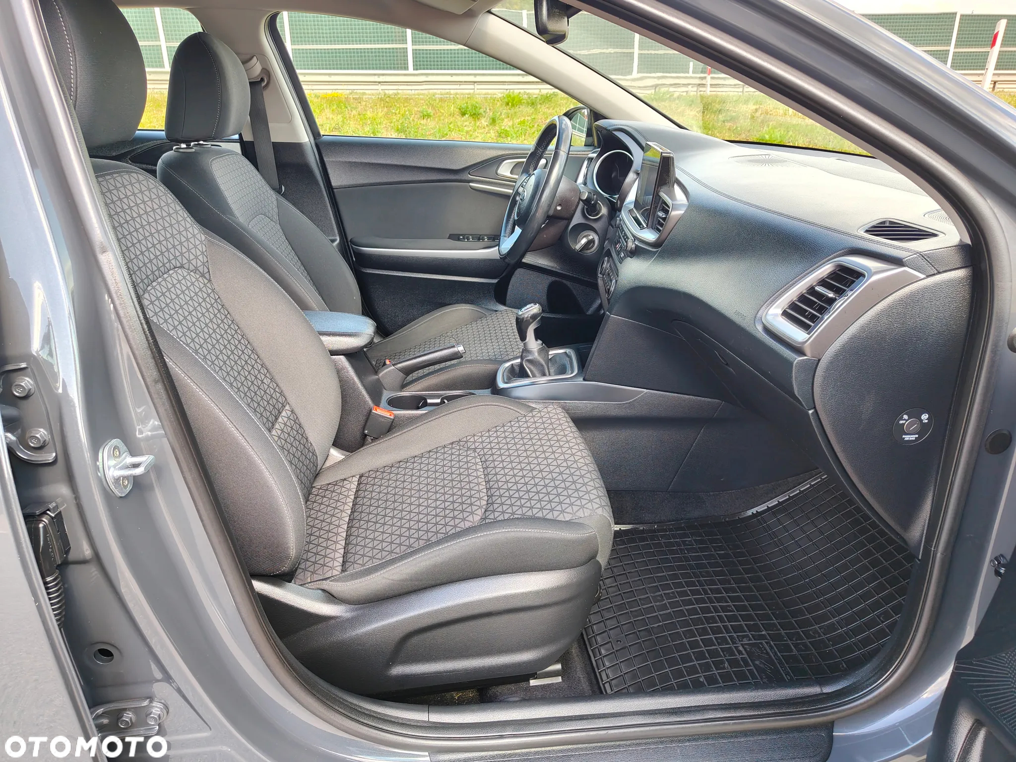 Kia Ceed 1.4 T-GDI L Business Line - 31