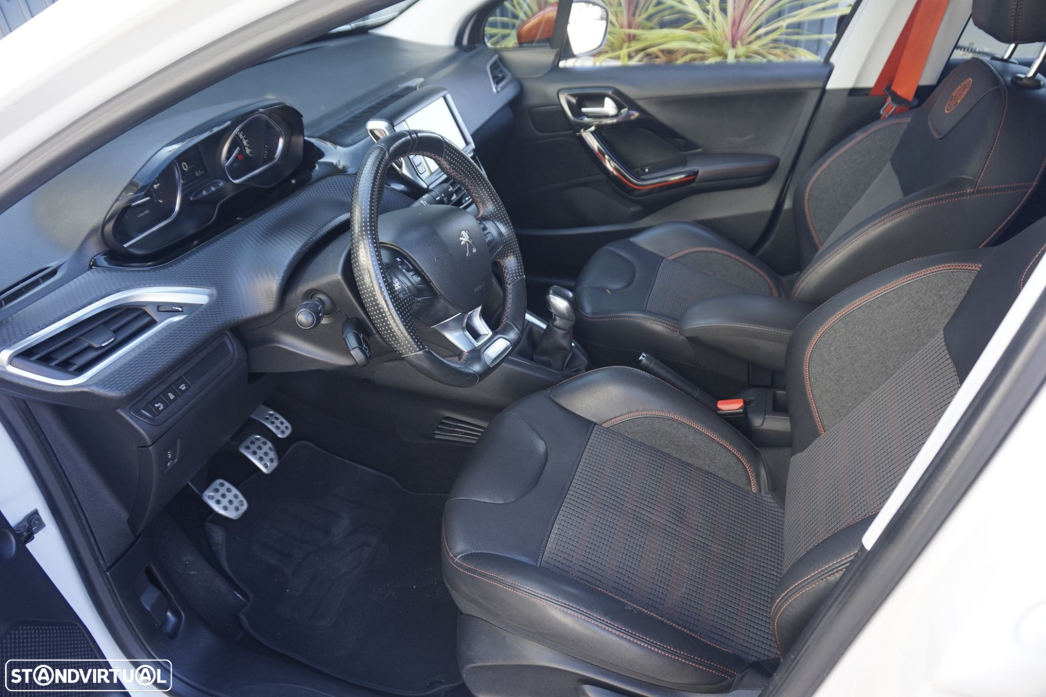 Peugeot 208 1.2 PureTech GT Line - 5