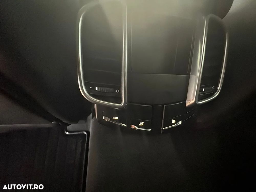 Porsche Cayenne S Hybrid Tiptronic S - 15
