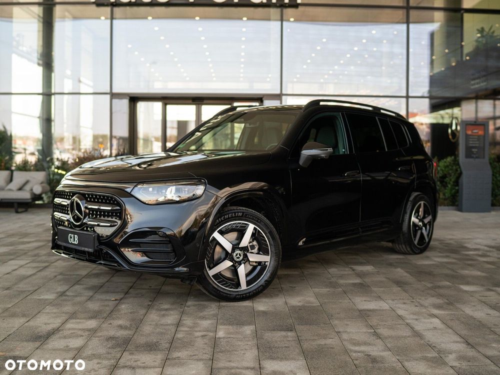 Mercedes-Benz GLB - 1