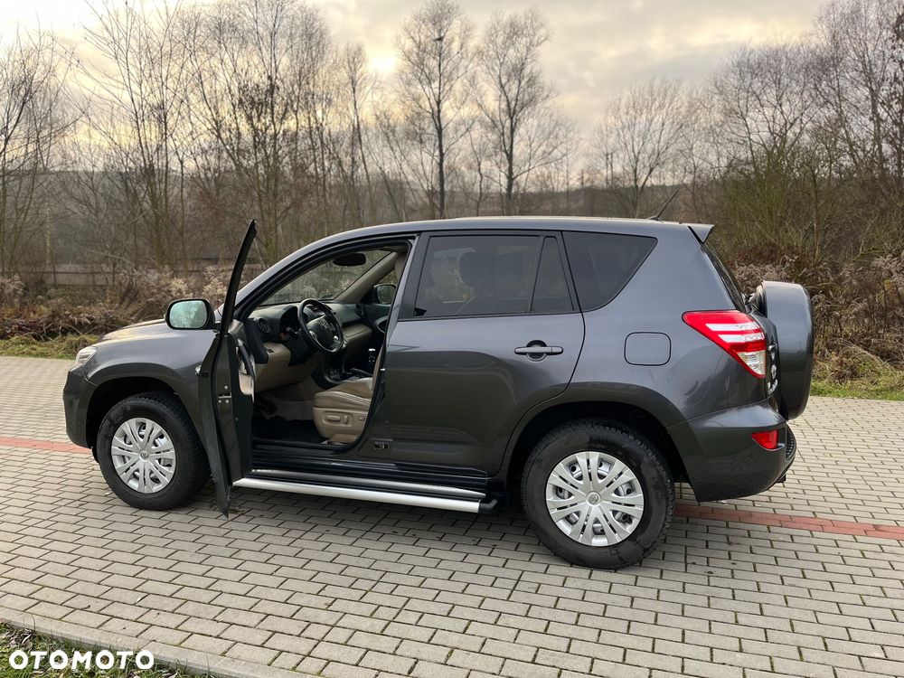 Toyota RAV4 - 7