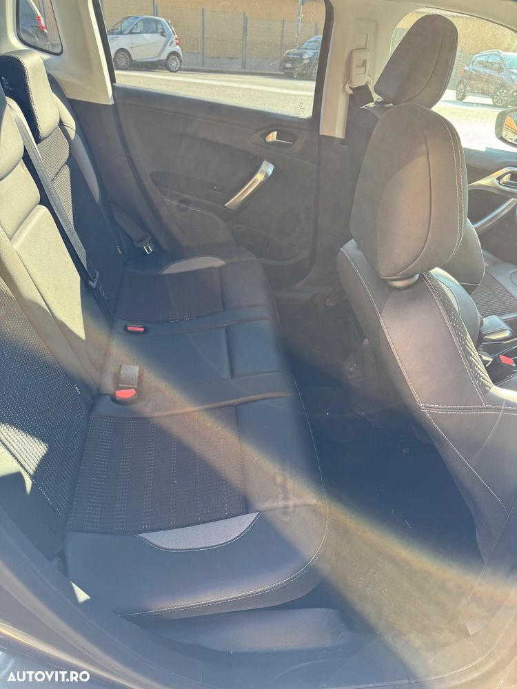 Peugeot 2008 1.2 PureTech Turbo S&S Allure - 27