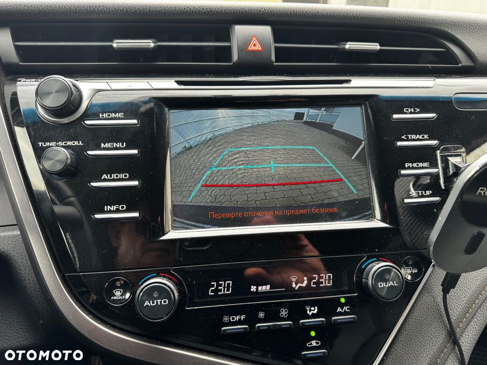 Toyota Camry - 11