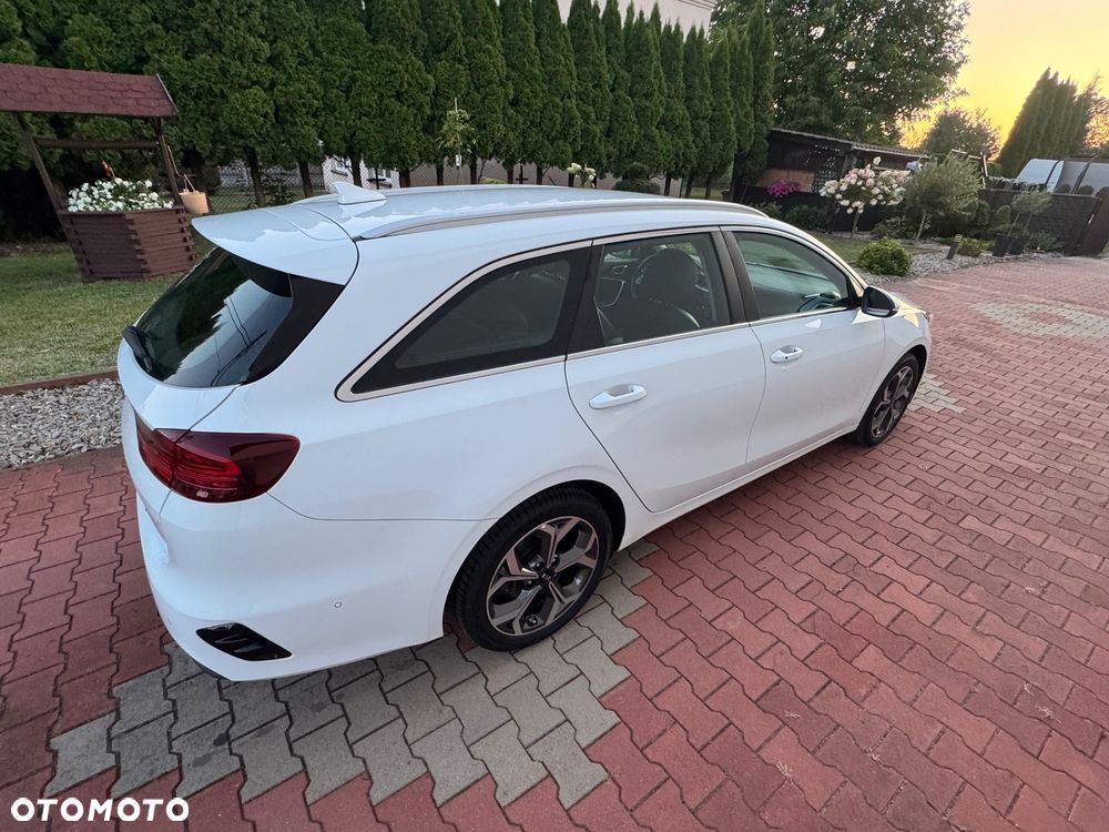 Kia Ceed - 16