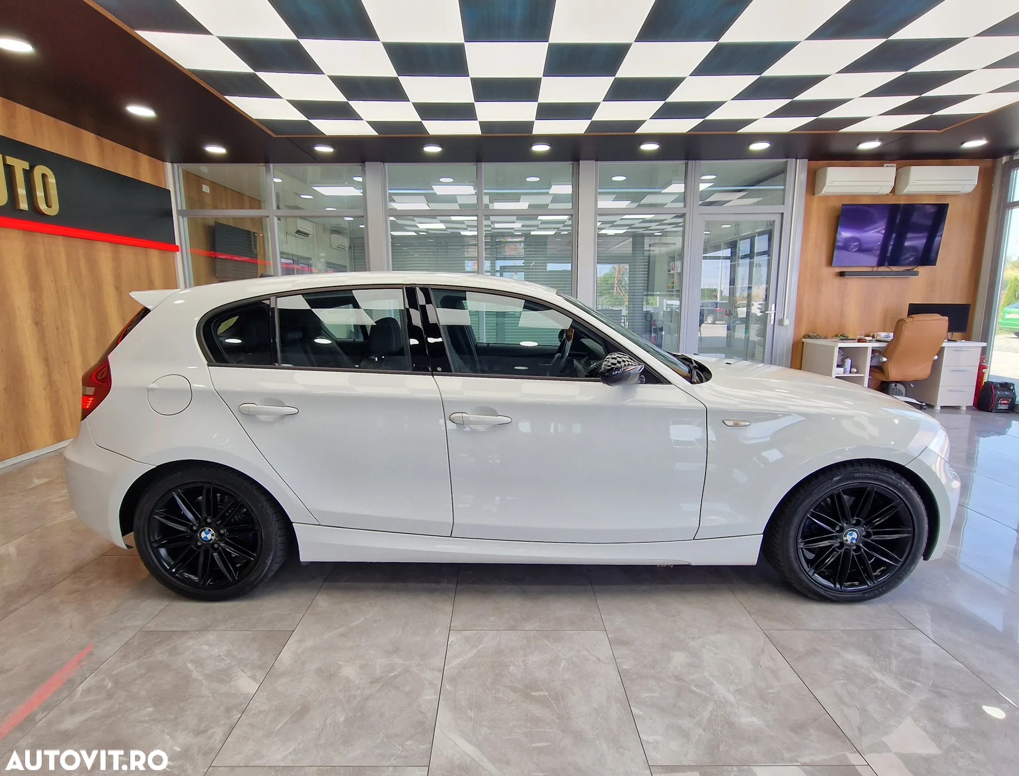 BMW Seria 1 118d - 13