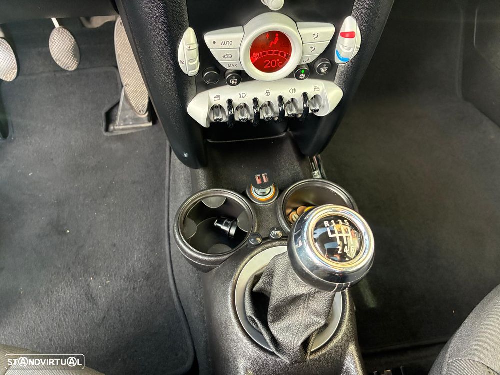 MINI 3 Portas One - 19