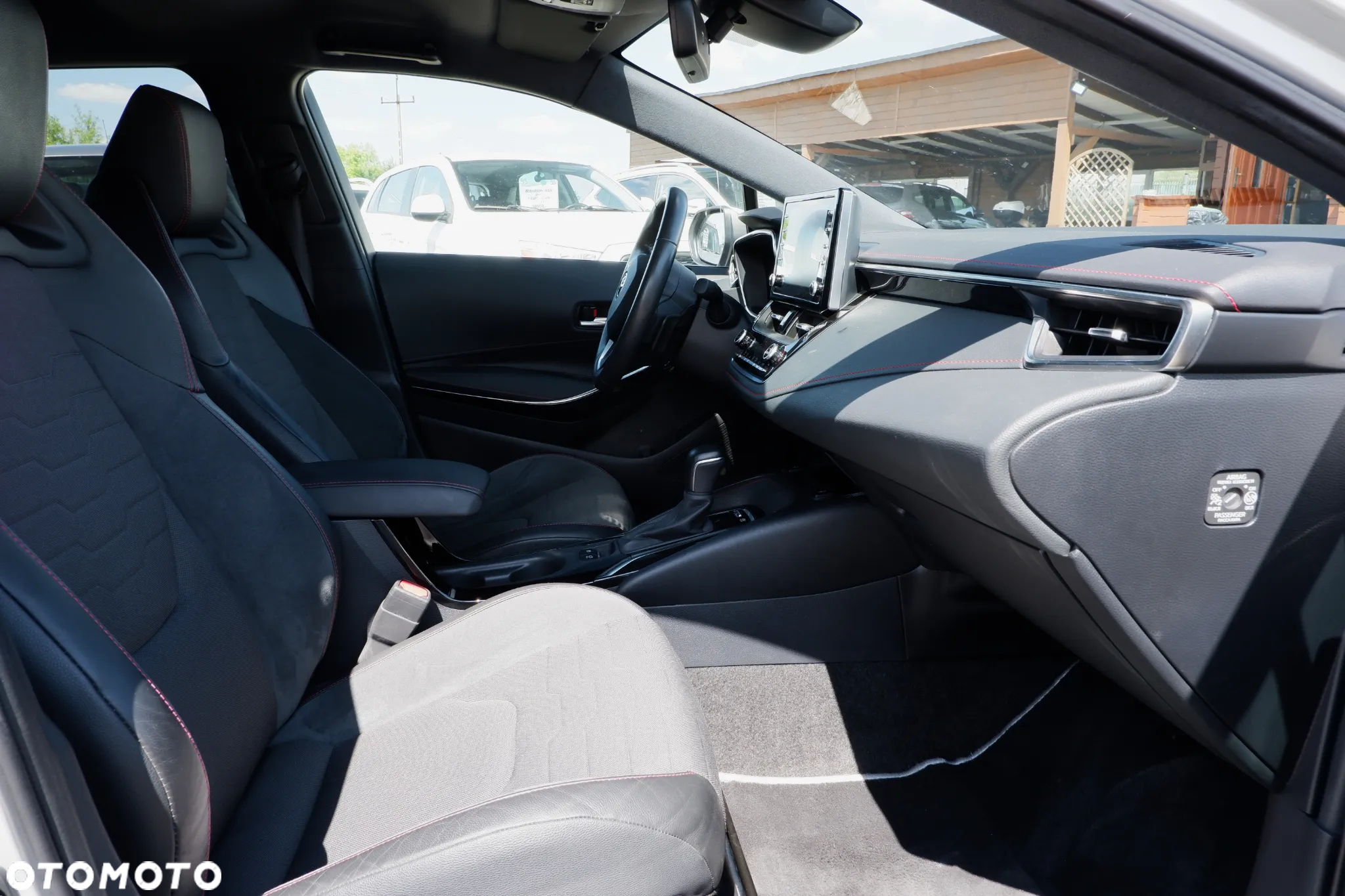 Toyota Corolla 2.0 Hybrid Executive - 9