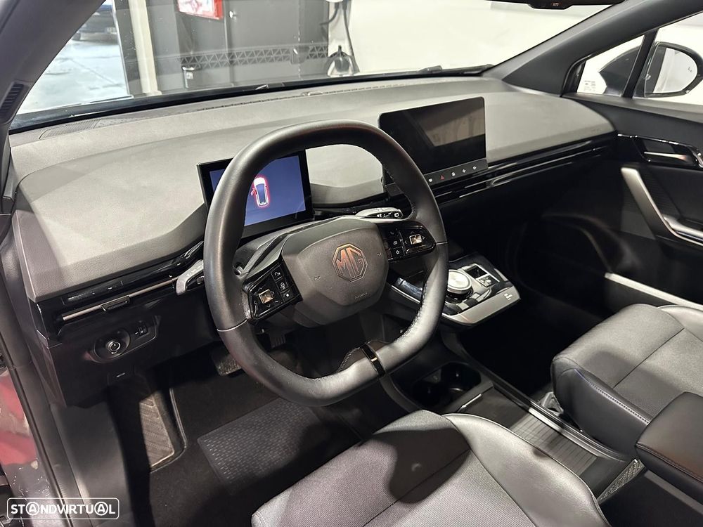 MG MG4 64 kWh Luxury - 26