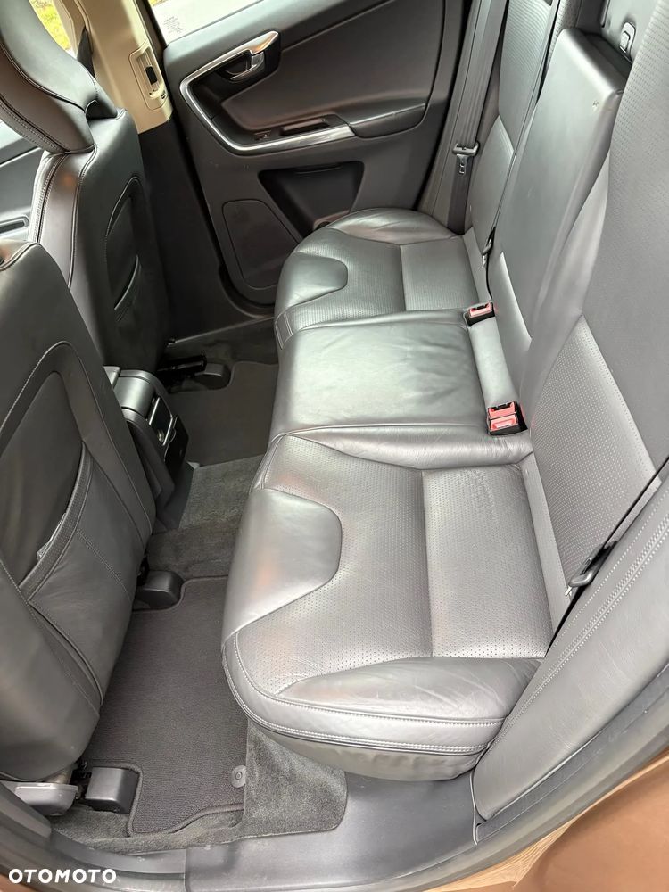 Volvo XC 60 D5 AWD Summum - 10