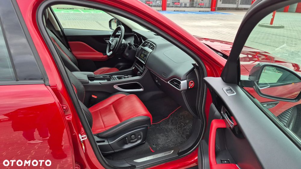 Jaguar F-Pace 30d AWD R-Sport - 17