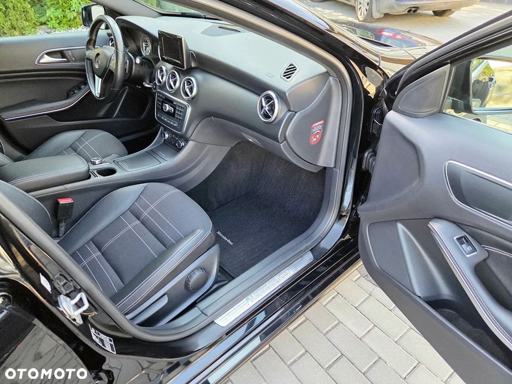 Mercedes-Benz Klasa A 180 7G-DCT Activity Edition - 33