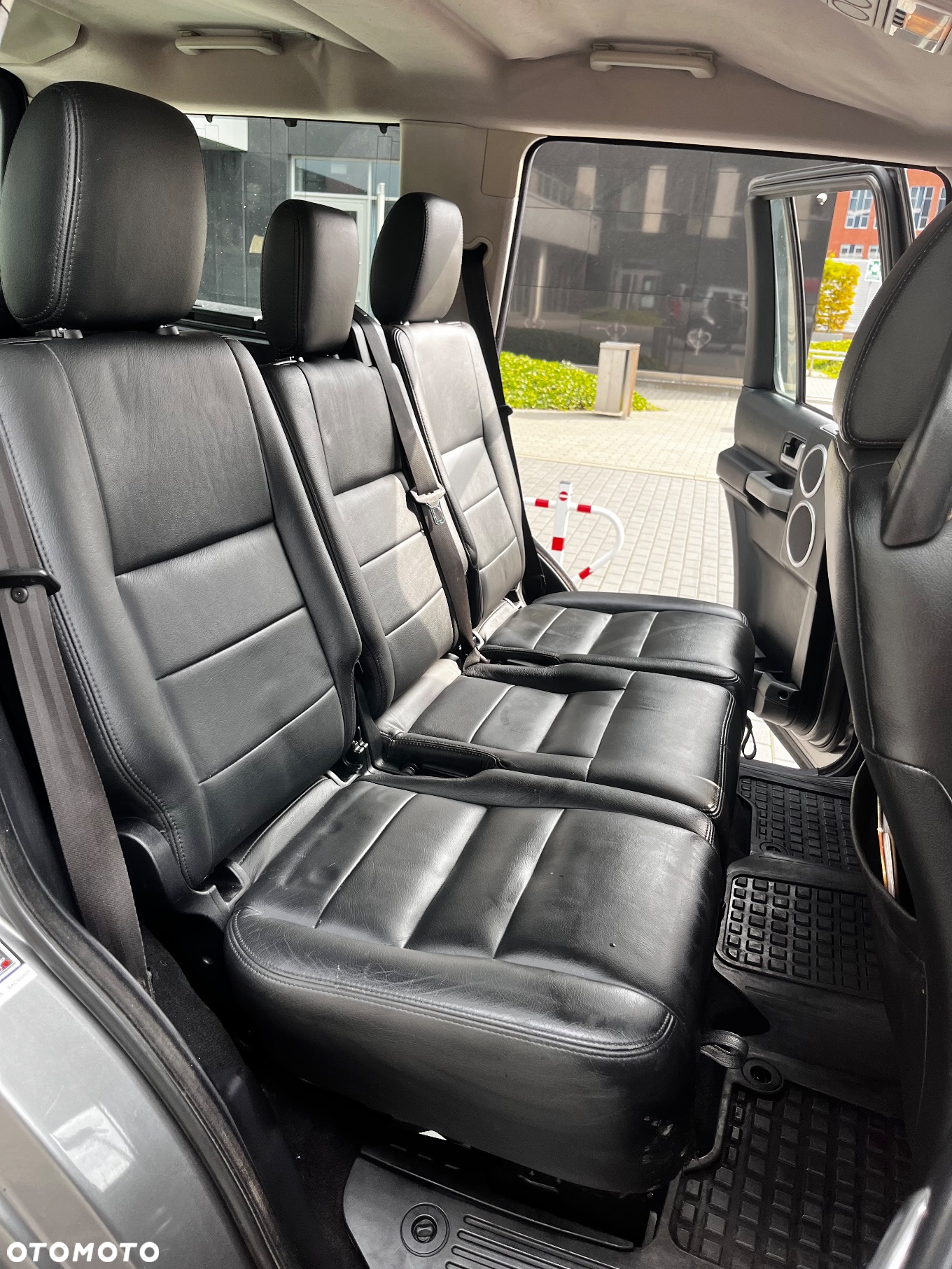 Land Rover Discovery IV 2.7D V6 SE - 19