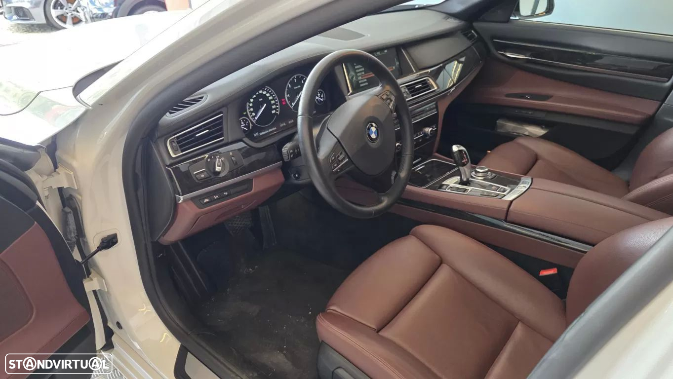 BMW 730 Ld Edition Exclusive - 6