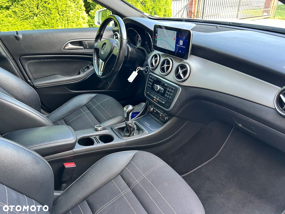 Mercedes-Benz GLA 180 Style - 20