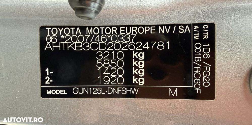 Toyota Hilux 2.4D 150CP 4x4 Double Cab 6MT Comfort - 30