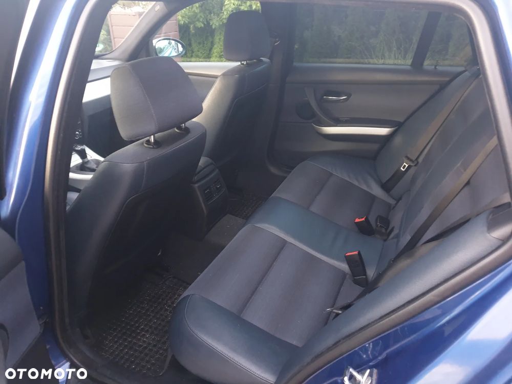BMW Seria 3 318d - 39
