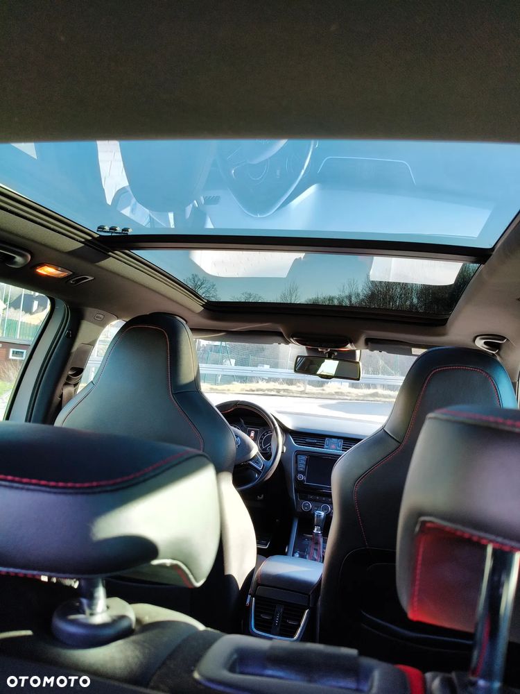 Skoda Octavia 2.0 TDI DSG RS - 6