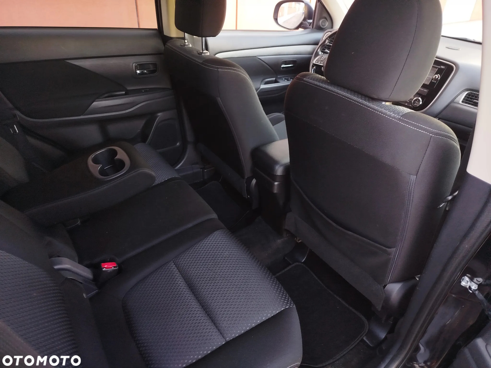 Mitsubishi Outlander 2.2 DID Intense + - 23