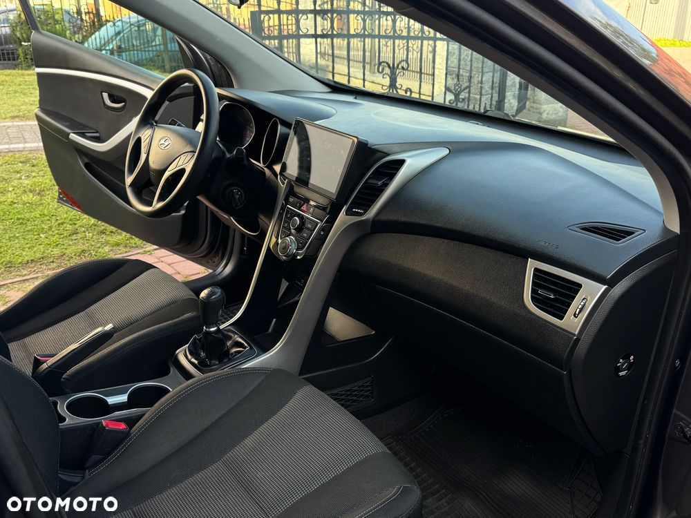 Hyundai i30 1.4 YES - 12