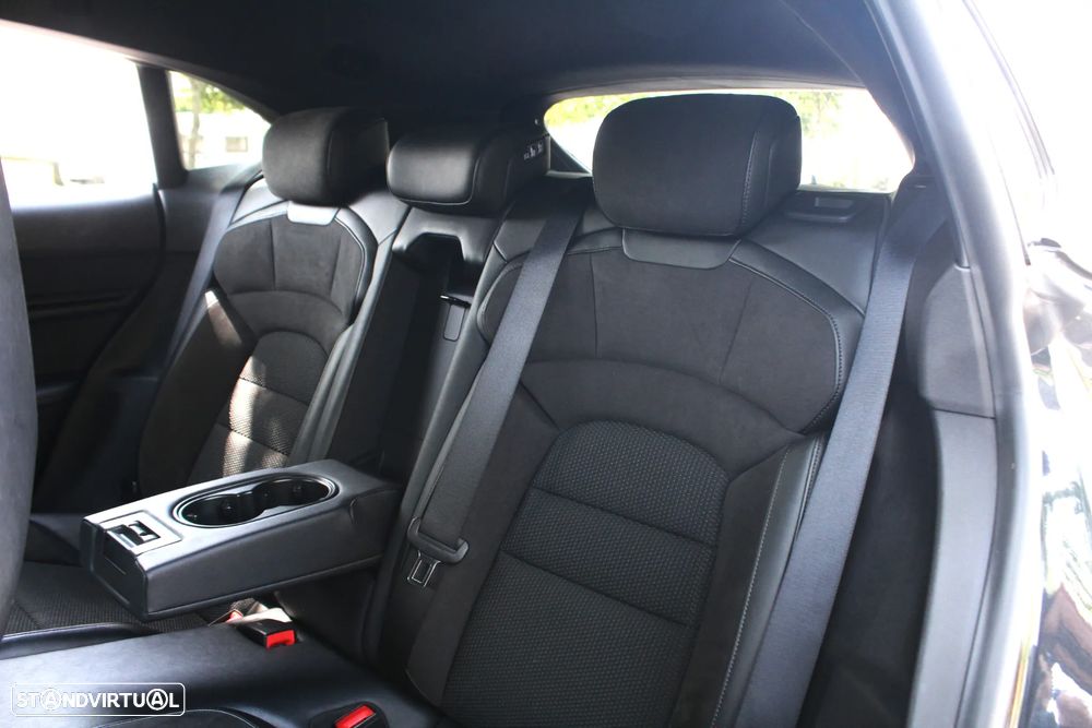 Porsche Taycan Cross Turismo 4 - 40