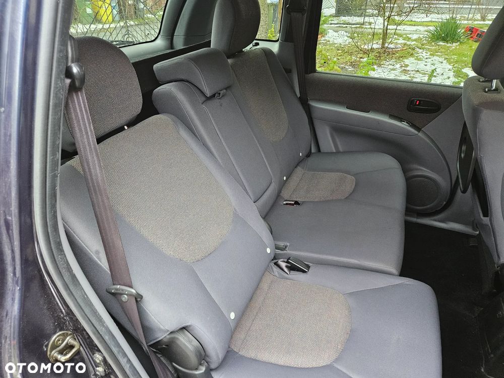 Hyundai Matrix 1.6 GLS - 16