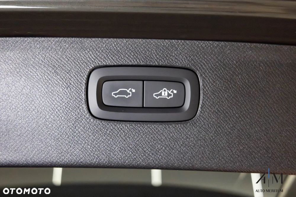 Volvo XC 90 B5 D AWD Ultimate Dark - 38