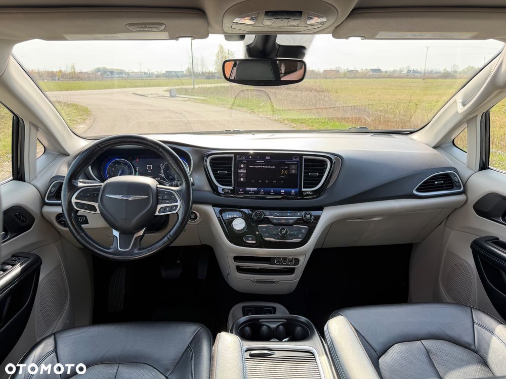 Chrysler Pacifica - 19