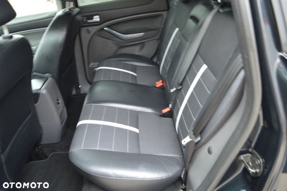 Ford Kuga 2.0 TDCi 4x4 Titanium - 14