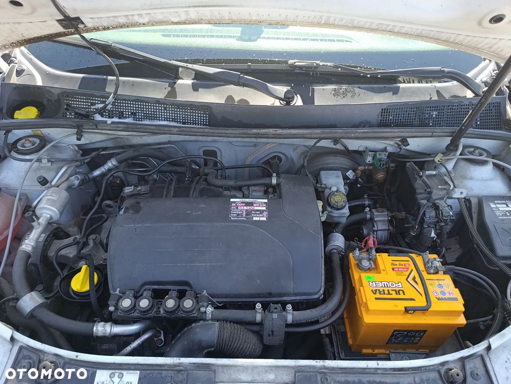 Dacia Sandero 1.2 16V Access EU6 - 11