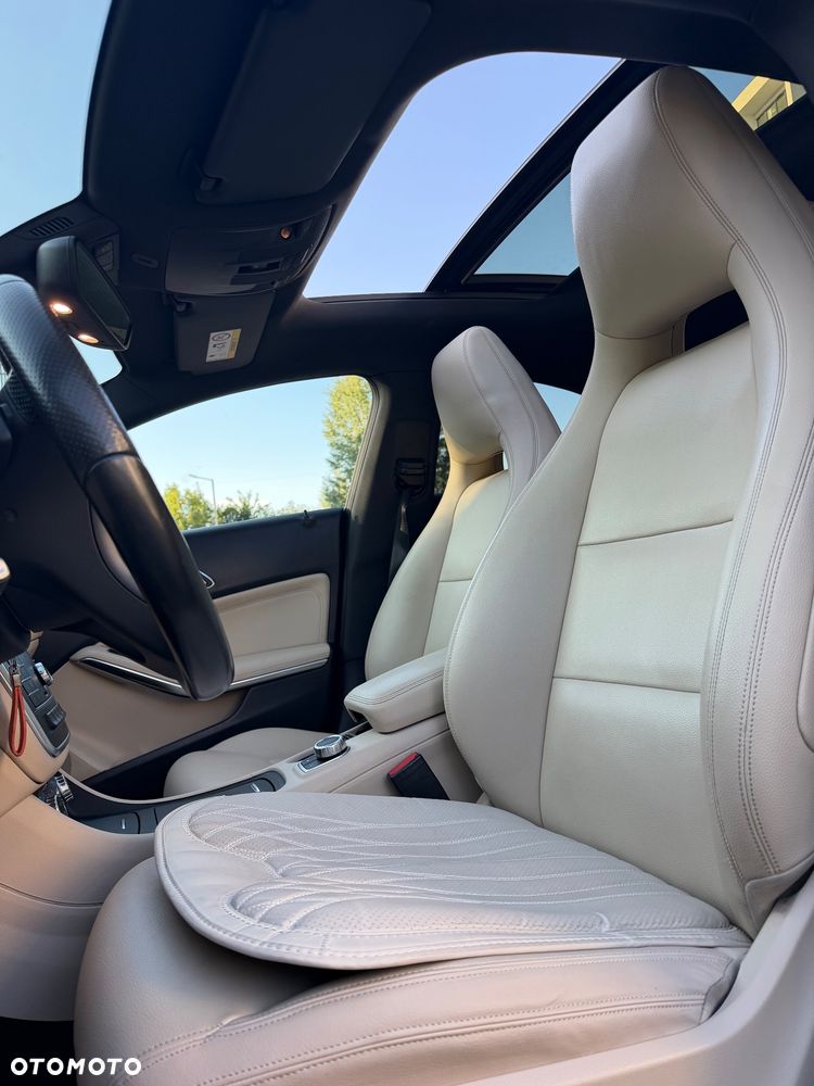 Mercedes-Benz CLA 250 Sport 7G-DCT - 12