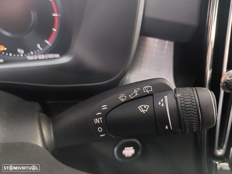 Volvo XC 40 2.0 D3 Momentum - 19