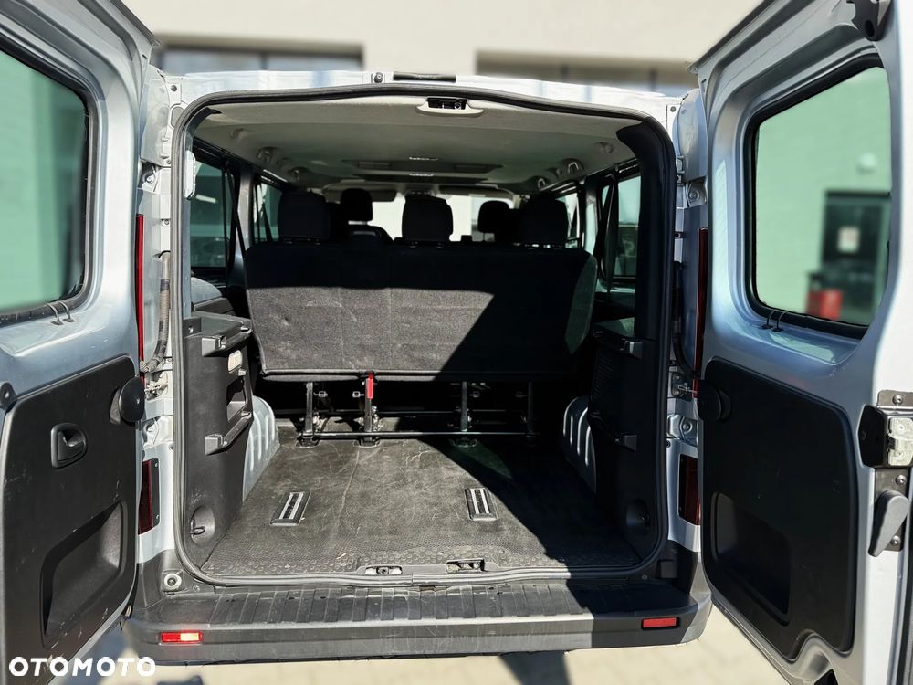 Renault Trafic 2.0 dCi - 23