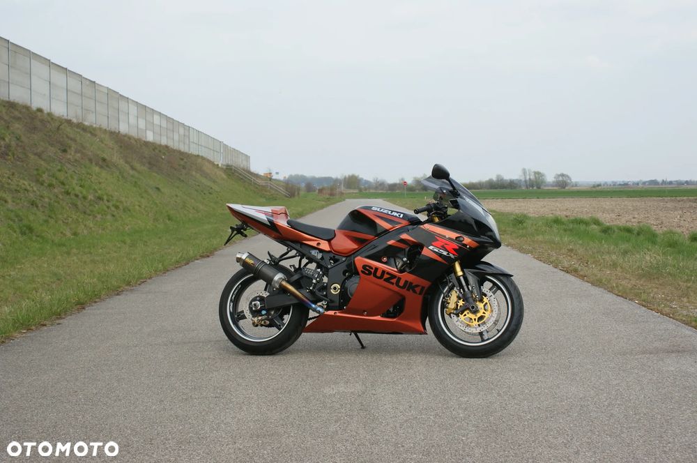 Suzuki GSX-R - 1