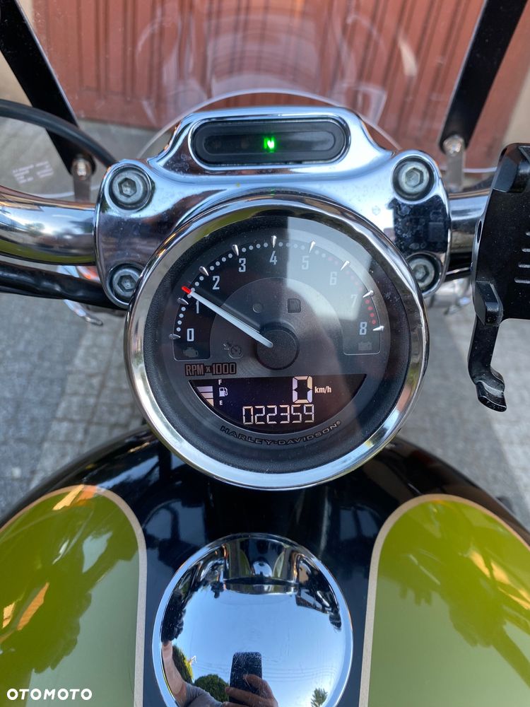 Harley-Davidson Sportster Custom 1200C - 8