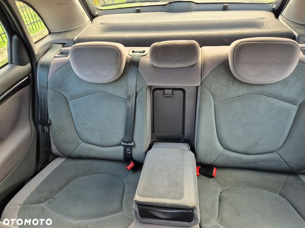 Citroën C5 II 2.0 HDi Exclusive - 30