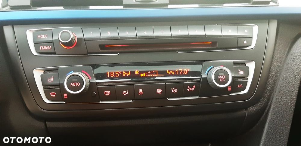 BMW Seria 3 335i xDrive - 13