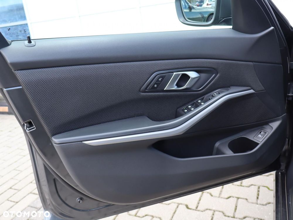 BMW Seria 3 - 17