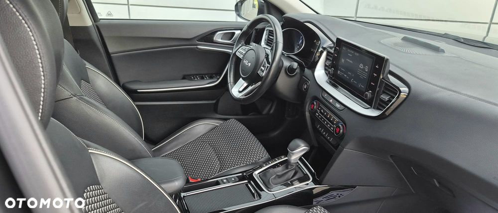 Kia XCeed - 25