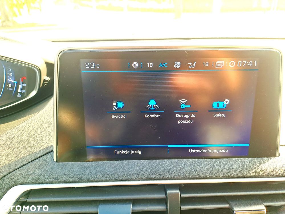 Peugeot 3008 1.2 PureTech Active S&S EAT6 - 26