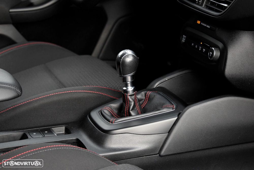 Ford Focus SW 1.5 TDCi EcoBlue ST-Line - 19