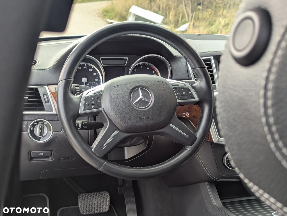 Mercedes-Benz ML - 17