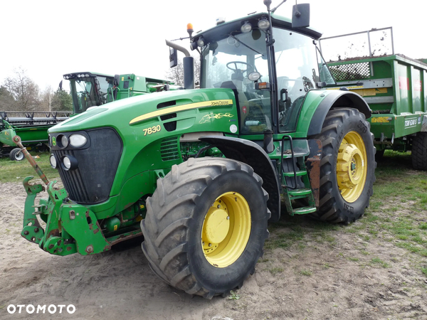 John Deere 7830