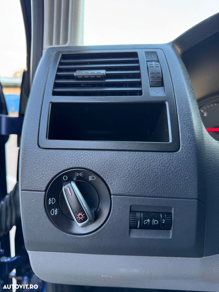 Volkswagen Transporter Shuttle Lang - 17