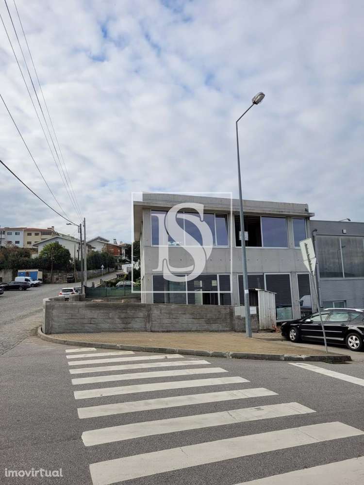 Pavilhão Novo no Centro Empresarial de Ferreiros - Braga - Grande imagem: 4/5