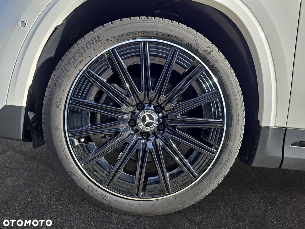 Mercedes-Benz GLA - 9