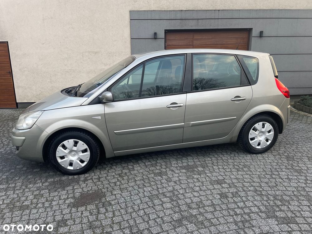 Renault Scenic 1.6 16V Family - 10