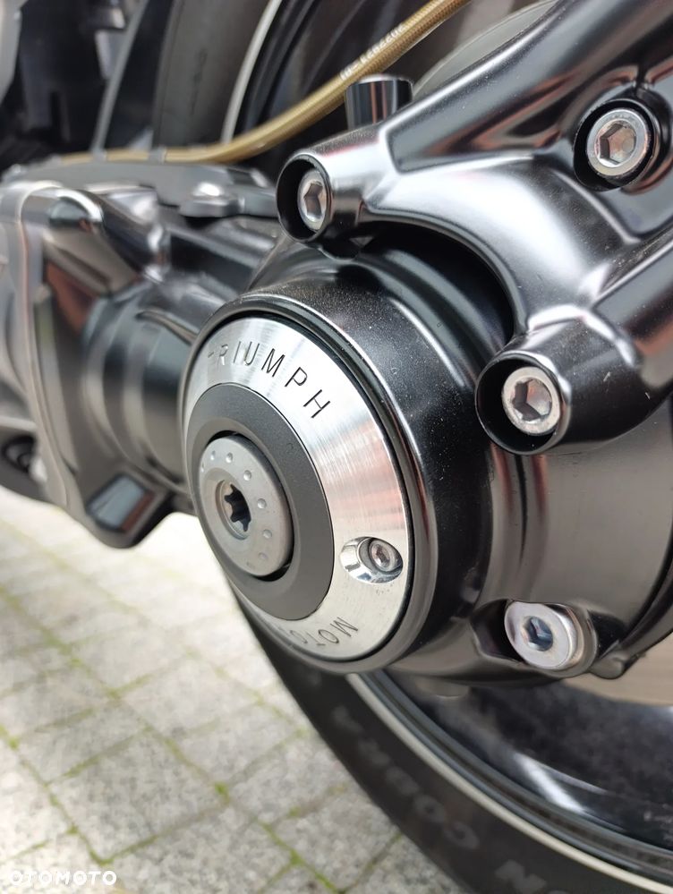 Triumph Rocket - 11